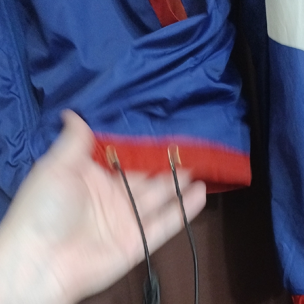 Bold Blue and Red Color-Block Windbreaker - Picture 7 of 7